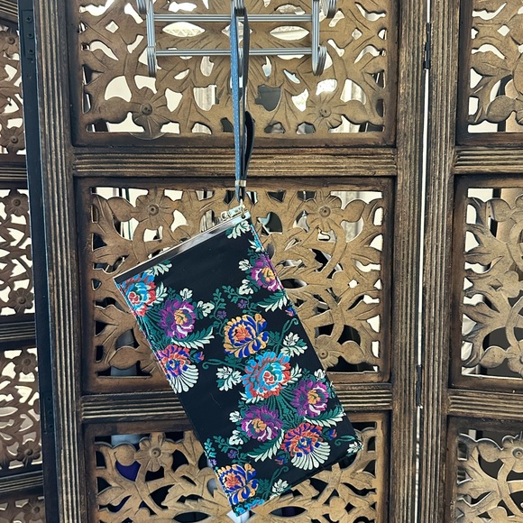 Handbags - Colorful Embroidered Floral Evening Bag / Wristlet / Clutch with Tassel.